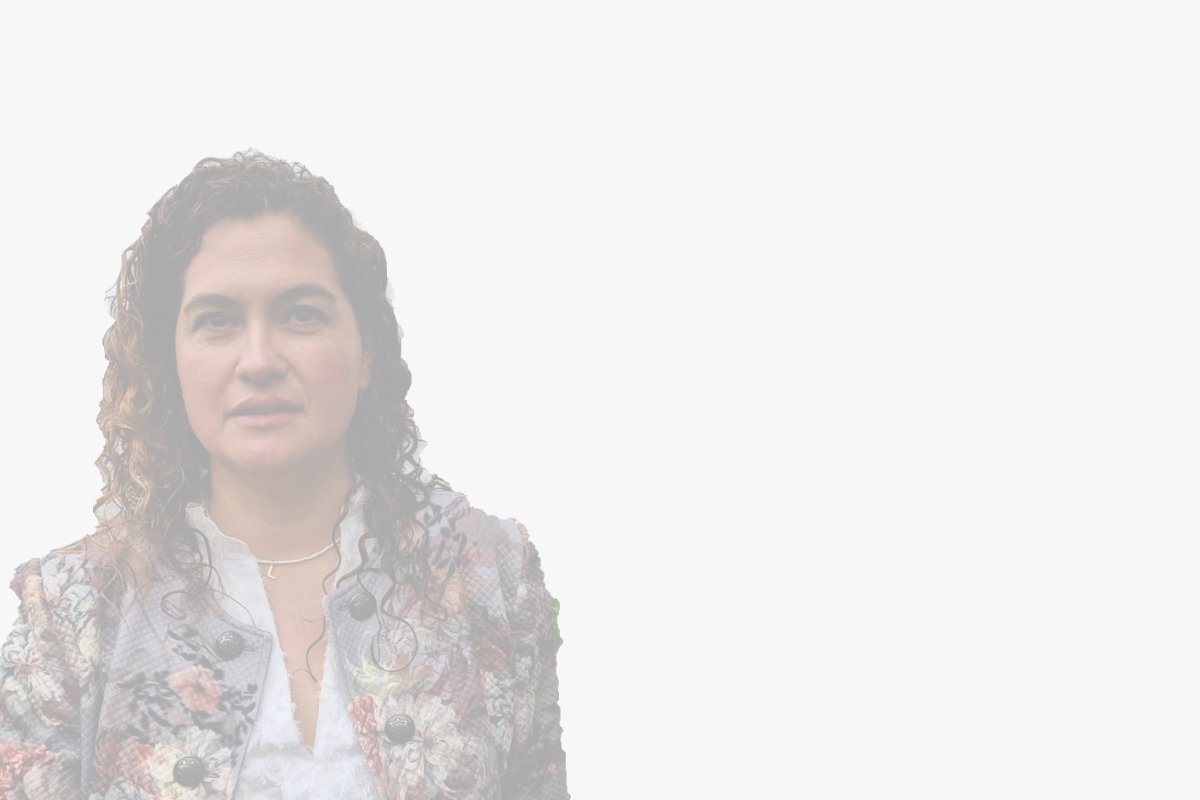 Imagen de una alumna dando su opinión sobre los cursos con el método JARA de Corte y Confección